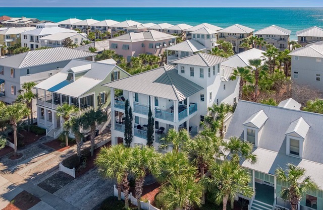 Destin, Miramar Beach - 4,000 square ft. Steps to the Beach, plus private pool!