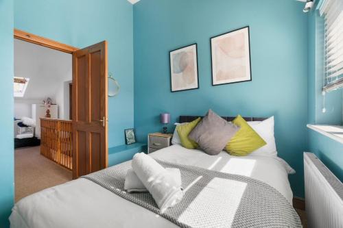 Detached 3BR house in Ashford with Free Parking