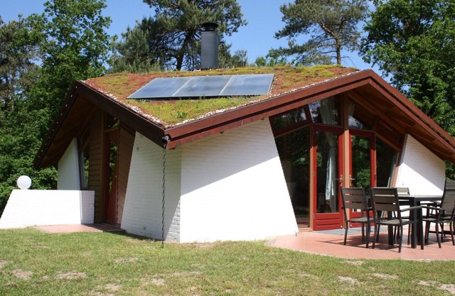 Detached bungalow for 8 people