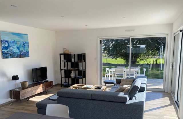 Detached house in the village with 1500m2 garden, parking