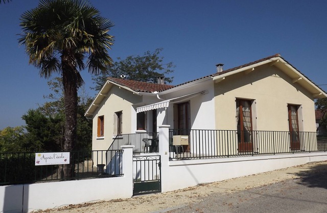 Detached house in old village of Gers in COURRENSAN