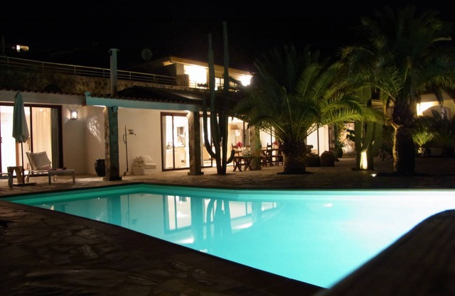 Detached, modern villa with heated pool and stunning sea views