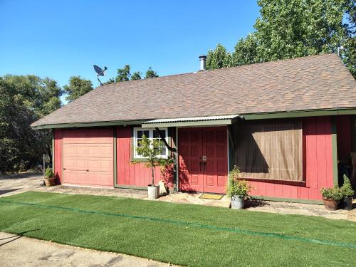 Dew Drop Inn Kings Canyon National Park