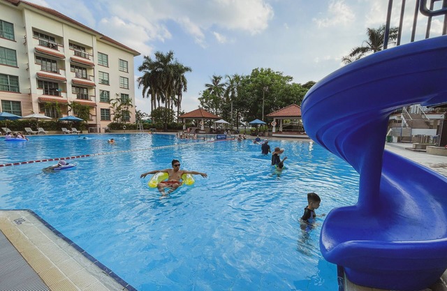 Diamond Westlake Suites