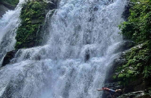 Diamonds in the Mountain- The Pura Vida Suite