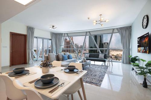 DIFC Luxury 1-Bed Apt with Stunning City Views
