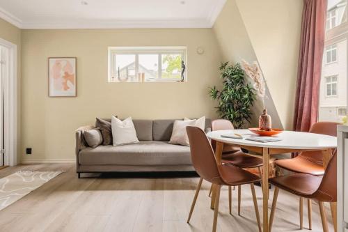 Dinbnb Apartments I New 2021 I SONOS and SMART TV
