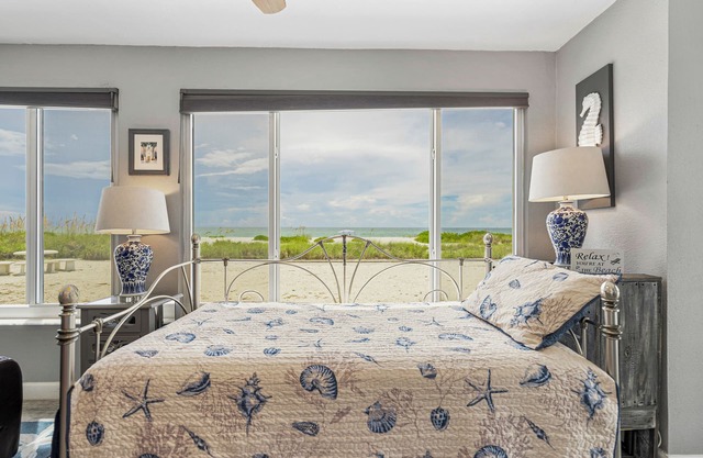 Direct Gulf Front - A view from every window.