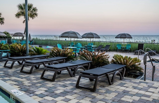 Direct Ocean and City Views, Corner Suite, Pools!