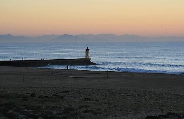 <- DIRECT on this BEACH, bright; SEA VIEW. T2 * 42m2 + TERRACE + WIFI garage