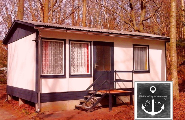 DIRECTLY ON THE BALTIC SEA, bungalow for 5 persons, pets welcome, eastern-algae