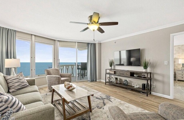 Directly on the Ocean! Luxury Condo - 10th Floor - New Listing!