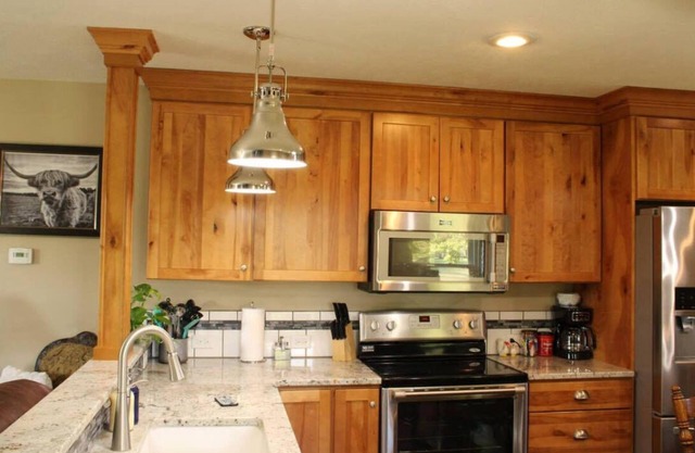 Dirt Road Inn is Quiet country home located just 20 minutes from Kearney