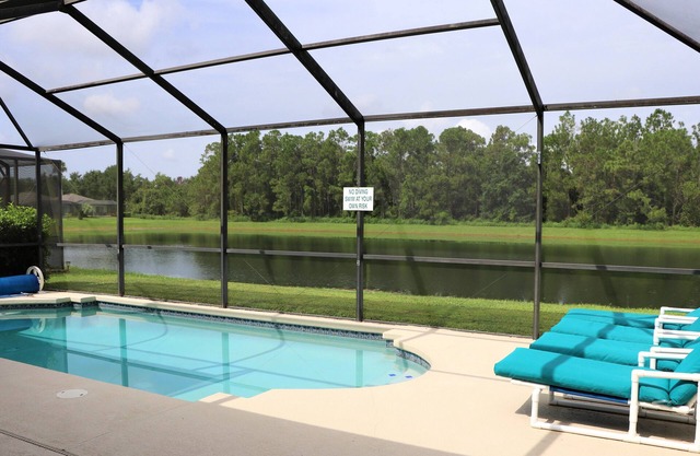 DISCOUNTED RATES! - Preferred Vacation Home Ten Minutes from Disney !