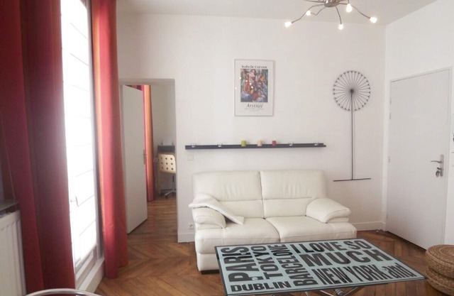Discover Paris center on foot