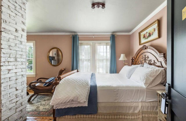 Discover the charm of Colonial Beach