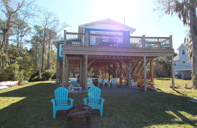 Discover the perfect escape at this peaceful 2-bedroom, 1-bath home on the water