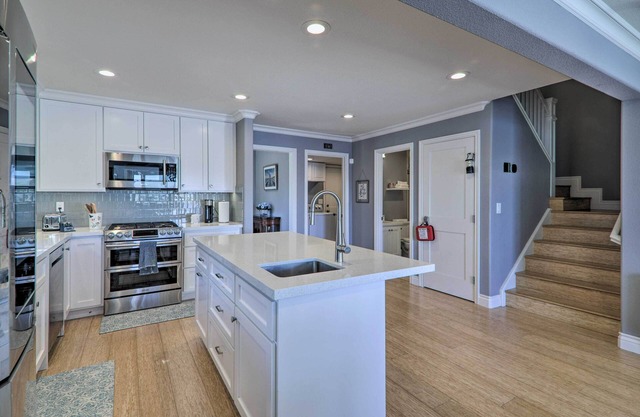 Discovery Bay Retreat w/Balcony & Boat Dock!