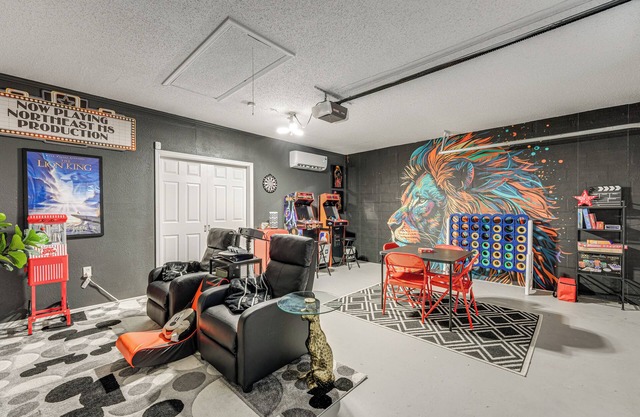 Disney Getaway w/Private Hot Tub 14 Mi to Parks