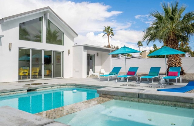 Dive-In Palm Springs.