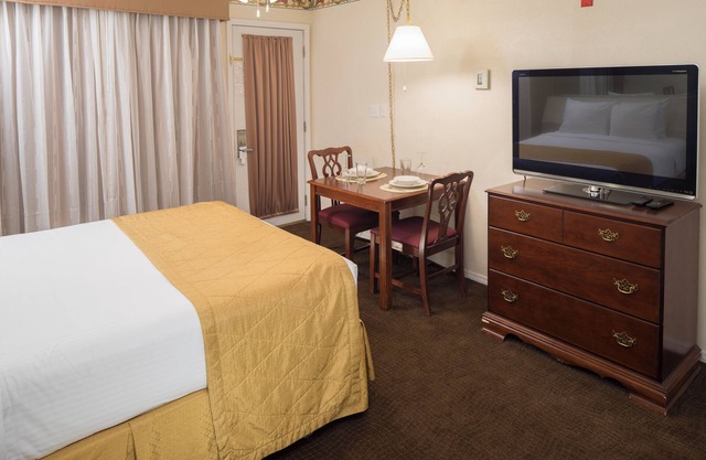 Dive Into Your Dream Vacation! Kitchen, Pool, Near Table Rock Dam