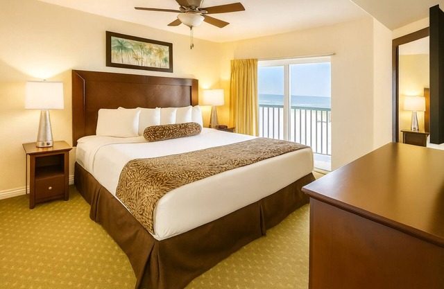 Dive Into Your Dream Vacation! Free Parking, Onsite Pool, Beach Access