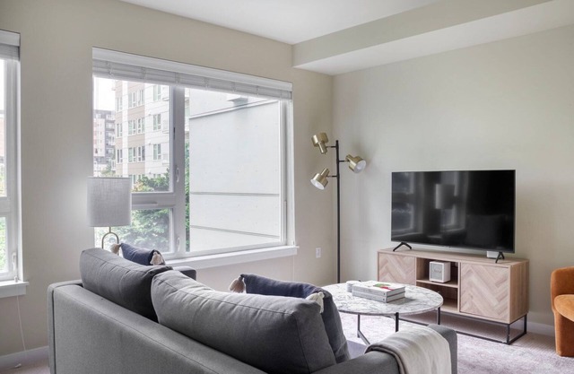 Divine Redmond Jr 1BR w/BBQ & Gym, nr Shopping, by Blueground