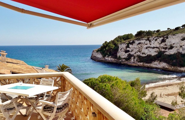 DM: Directly on the beach, terrace, sea view & garden