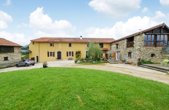 Do you want to relax in the high Pyrenees, quiet and close to the mountains? Then this place is made