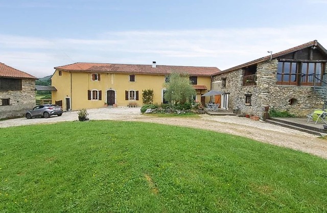 Do you want to relax in the high Pyrenees, quiet and close to the mountains? Then this place is made