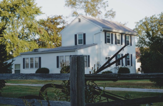 Doc's Farmhouse, Historic 1844 Home