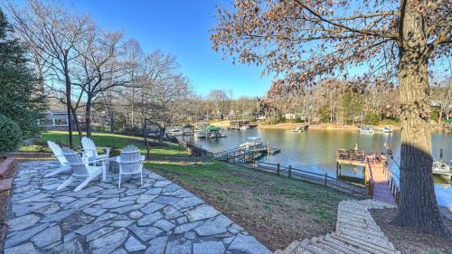 Dock Days by AvantStay Swimming Platform Dock