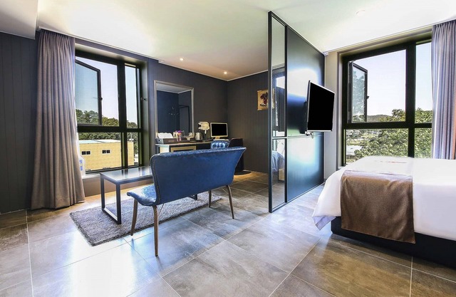 Docking Hotel