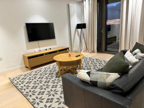 DOCKLANDS STUNNING 2 BED APARTMENT London