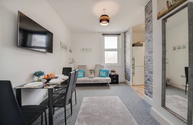 Dockyard Hideaway – Close to Gunwharf!