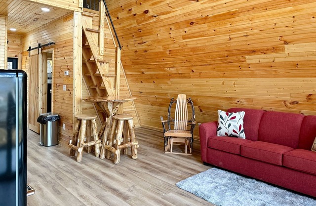 Dog-friendly cabin with mountain views, loft, & kitchen - near Douglas Lake