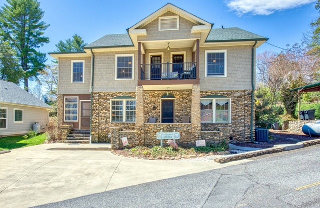 Dog-Friendly Chateau with 2 Kitchens, W/D, & Fireplace - Near Aquatic Center