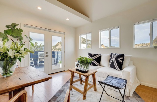 Dog-Friendly Home w/Fenced Yard in Los Cerrillos