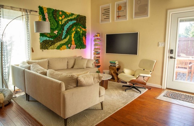 Dog-Friendly Oasis: Private Hot Tub + Sauna