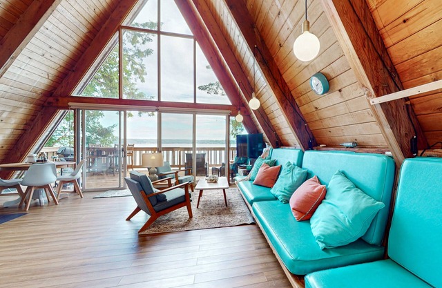 Dog-friendly waterfront escape with expansive deck, gas grill and gorgeous views