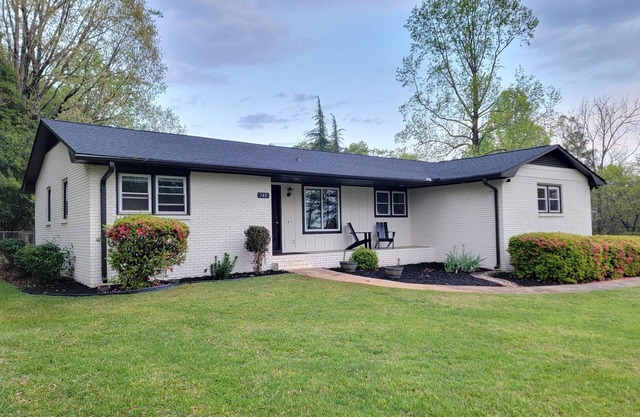 Dogwood private secluded 3Br Duncan home