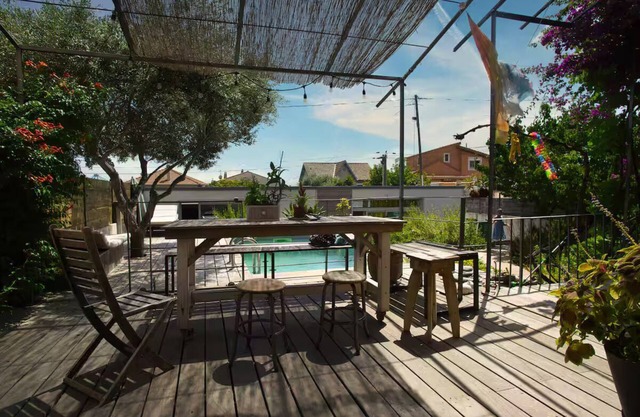 Dolce Vita: Renovated house with swimming pool and sea view in Marseille