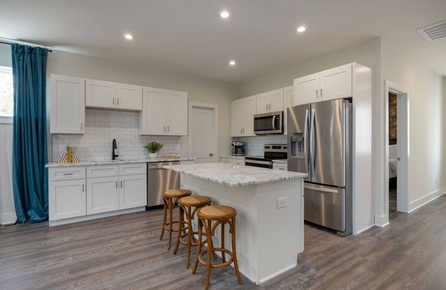 Dolly's Daydream - Rooftop Deck - Mins to Downtown – Sleeps 8