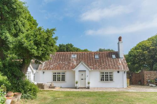Dolphins Leap by Keepers Cottages