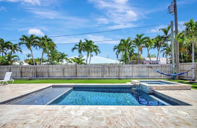 Dolphin Villa – Private Pool!