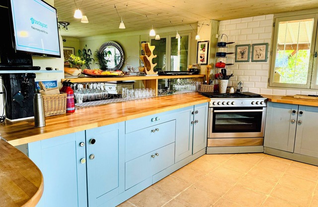 Domain de Guiblain. large country home 10km from Magny-Cours with pool/jacuzzi