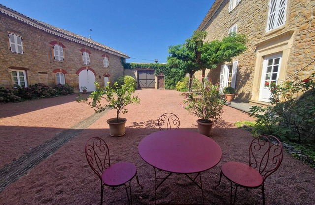 DOMAINE DES FRANCHISES Bed and Breakfast - Beaujolais Pierres dorées
