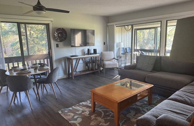 Don't miss this Pinehurst Fabulous Condo 2B/2B on golf course 5, pets welcomed