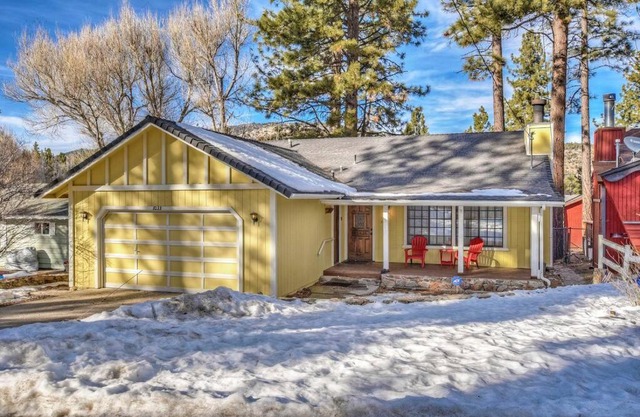 DoorMat Vacation Rentals - Country Club Cottage