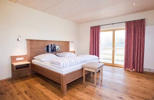 Doppelzimmer 28qm, mit Flachbild TV und Balkon